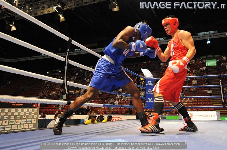 2009-09-06 AIBA World Boxing Championship 1496 - 81kg - Erdenebayar Sandagsuren MGL - Maxwell Amponsah GHA.jpg